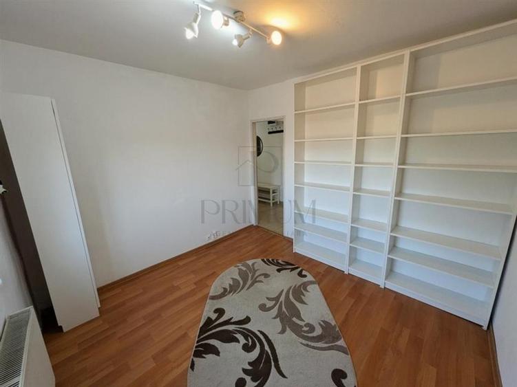 Apartament cu 3 camere semidecomandat, mobilat în Freidorf
