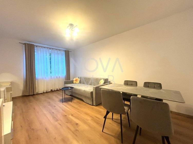 Apartament cu 3 camere decomandat, mobilat în Ștrand