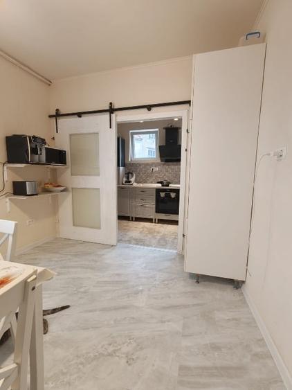 Apartament cu 3 camere decomandat, mobilat în Centrul Istoric