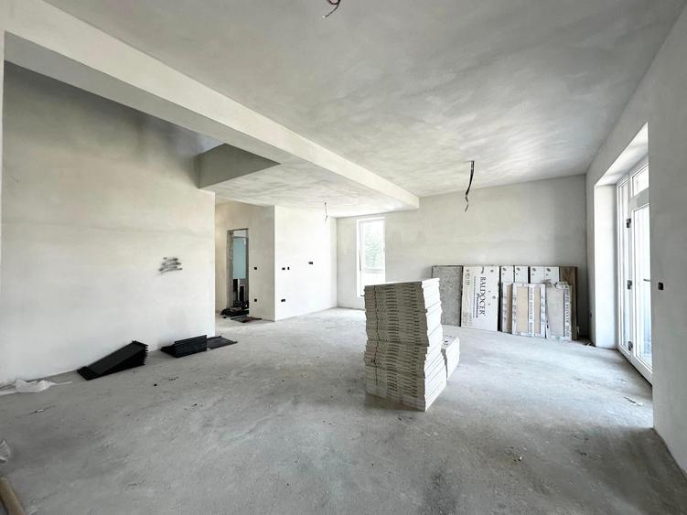 Duplex cu 4 camere cu Canalizare în Moșnița Nouă