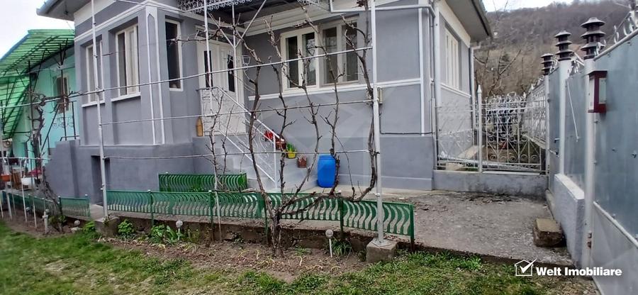 Casă individuală cu 3 camere cu Teren 579 Mp în Moldovenești