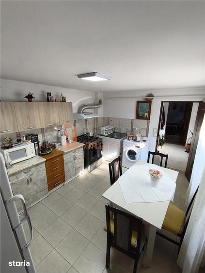 Casă cu 3 camere semidecomandat cu Teren 155 Mp în 23 August