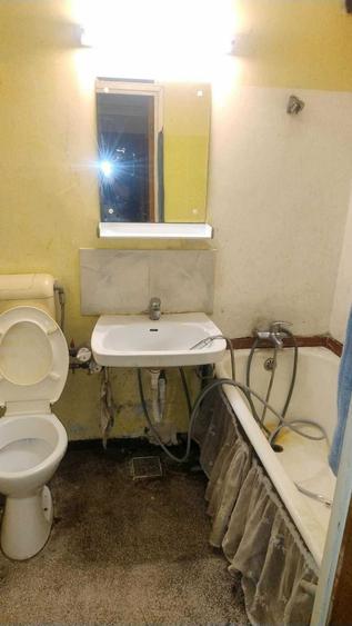 Apartament cu 3 camere semidecomandat în Drumul Taberei