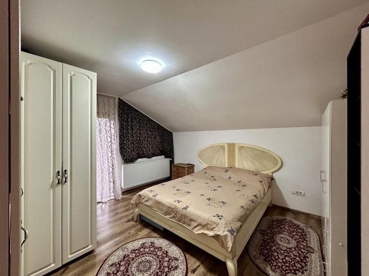 Casă individuală cu 5 camere cu Canalizare în Central