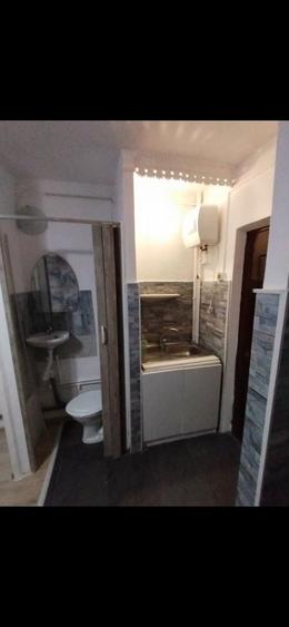 Garsonieră decomandată în Central