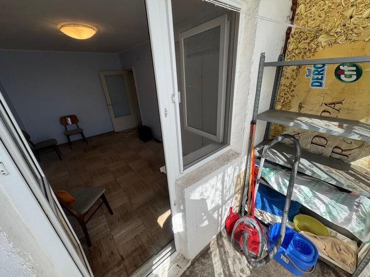 Apartament 3 camere zona Km 4 5 - 9