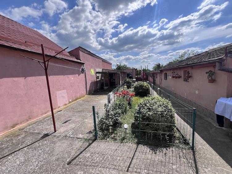 Casă cu 3 camere cu Teren 838 Mp în Fratelia