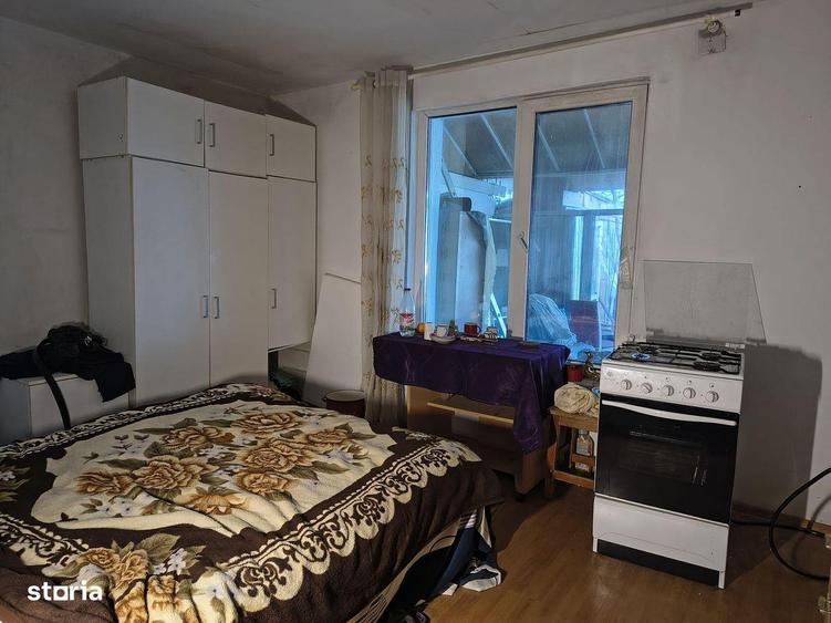 Casă cu 7 camere cu Teren 440 Mp în Sud