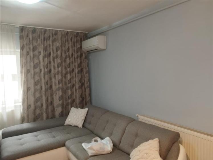 Apartament cu 4 camere decomandat, mobilat în Nord