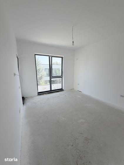 Casă cu 4 camere cu Teren 250 Mp în Central