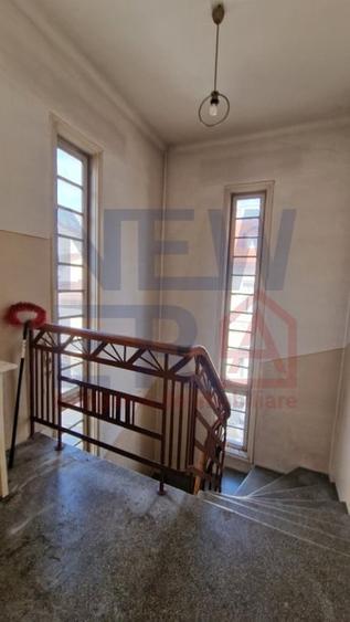 Apartament cu 3 camere semidecomandat în Unirii