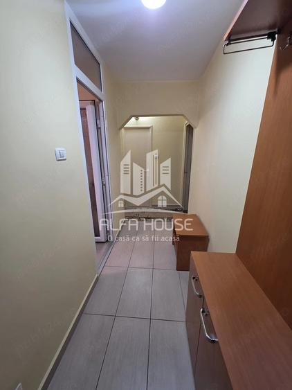 Apartament cu 2 camere decomandat în Micro IV
