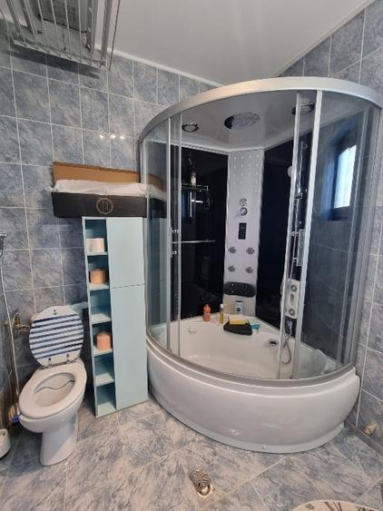 Casă individuală cu 5 camere cu Canalizare în Dobroești