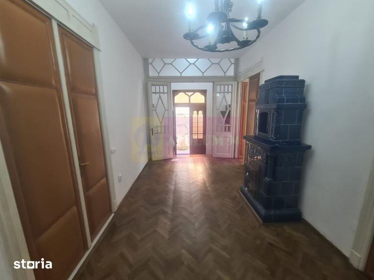 Casă cu 3 camere cu Teren 247 Mp în Central