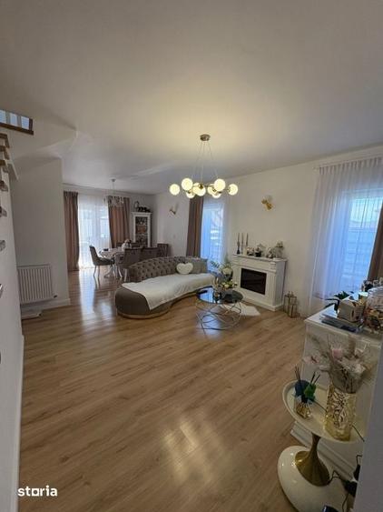 Casă cu 5 camere cu Teren 520 Mp în Recea
