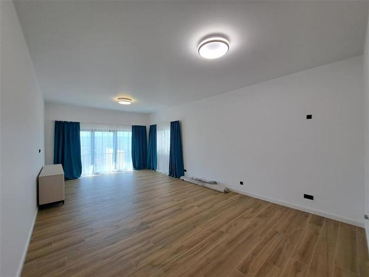 Duplex cu 5 camere cu Canalizare în Iris