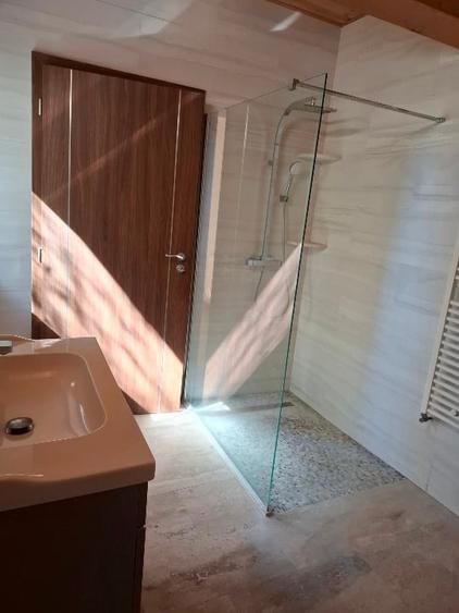 Casă individuală cu 4 camere cu Canalizare în Șimian