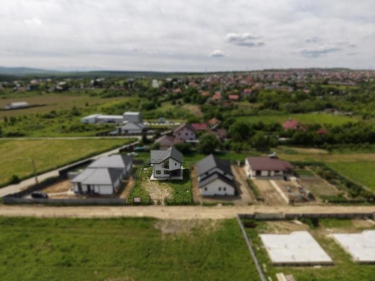 Casă individuală cu 3 camere cu Canalizare în Lunca Cetățuii