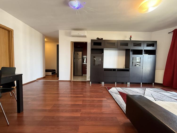 Apartament cu 3 camere semidecomandat, mobilat în Doamna Ghica