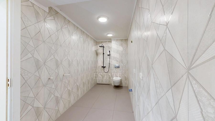 Casă individuală cu 7 camere cu Canalizare în Colentina