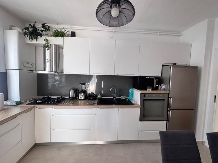 Apartament cu 3 camere decomandat, mobilat în Șelimbăr