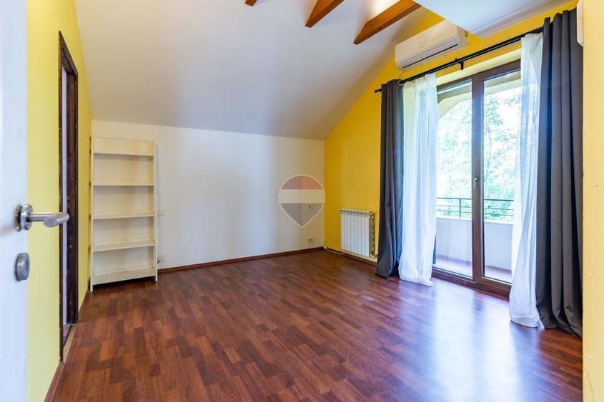 Casă individuală cu 6 camere cu Teren 751 Mp în Corbeanca