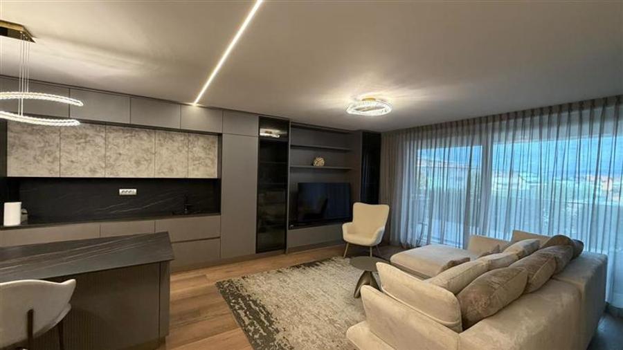 Apartament cu 3 camere circular, mobilat în Bună Ziua