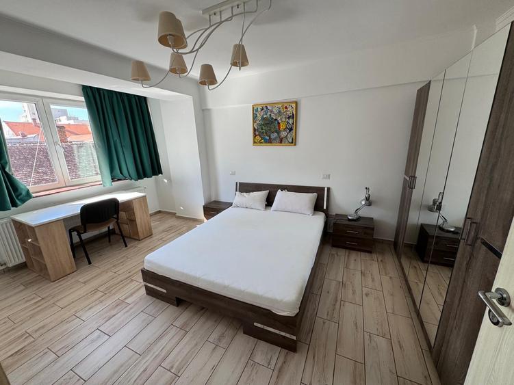 Apartament cu 4 camere decomandat în Ultracentral