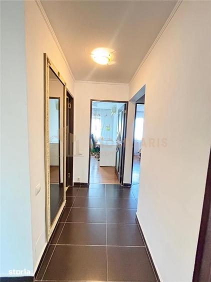 Apartament cu 3 camere în Traian