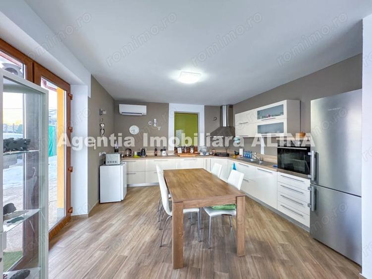 Casă cu Teren 2400 Mp în Vulcan
