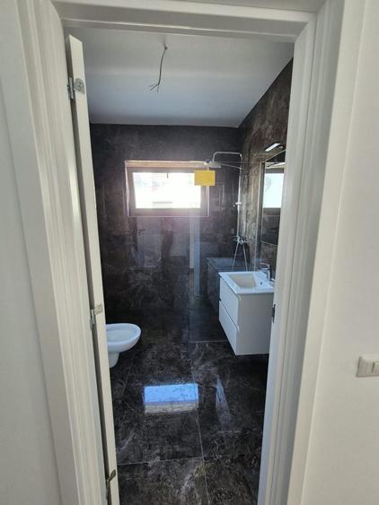 Garsonieră decomandată în Noua