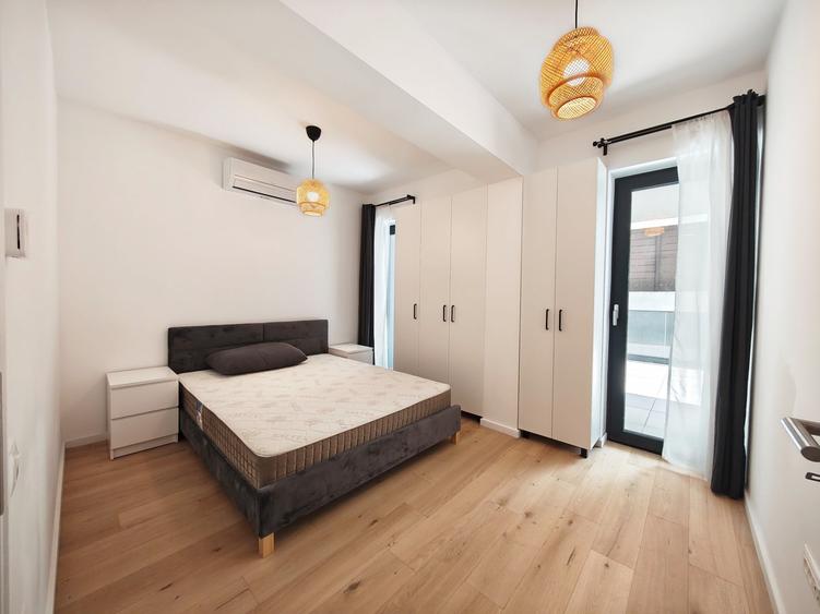 Apartament cu 3 camere decomandat, mobilat în Băneasa
