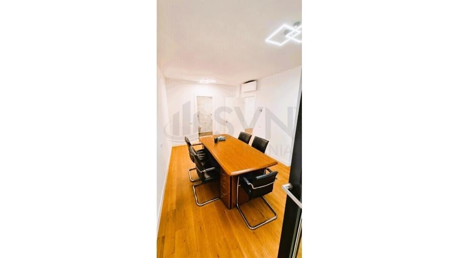 Apartament cu 4 camere decomandat în Centrul Civic