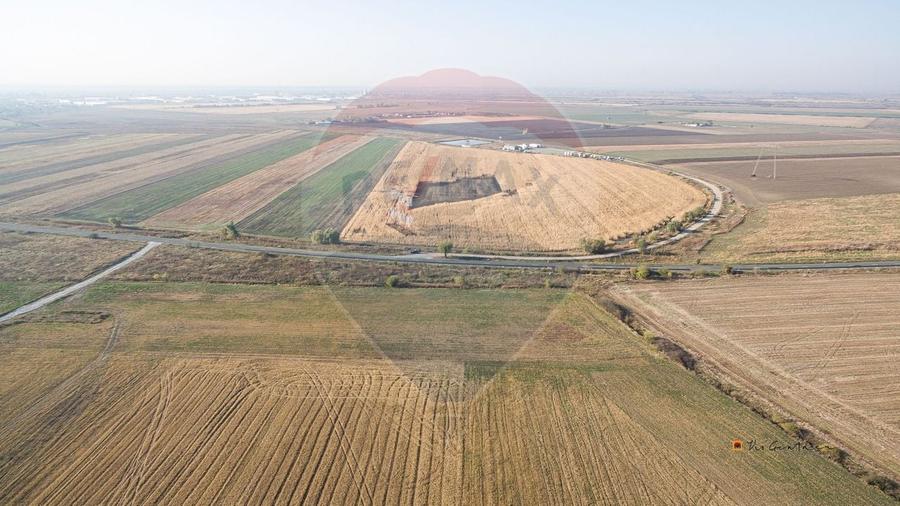Teren agricol intravilan de 39016 mp, în Exterior Nord