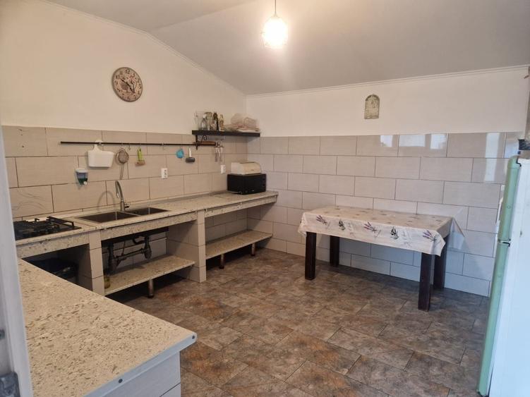 Casă cu 4 camere în Central