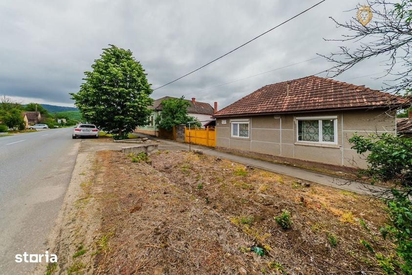 Casă cu 3 camere cu Teren 1786 Mp în Mașloc