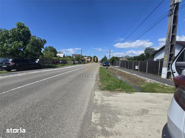 Casă cu 5 camere cu Teren 800 Mp în Plopu