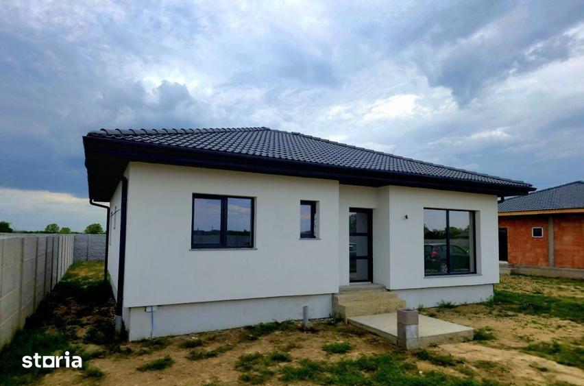 Casă cu 3 camere cu Teren 550 Mp în Lazuri