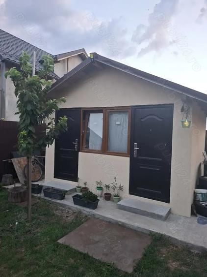 Casă cu 4 camere cu Teren 400 Mp în Brănești
