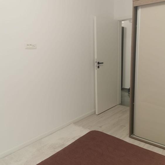 Apartament cu 2 camere decomandat în Roșu