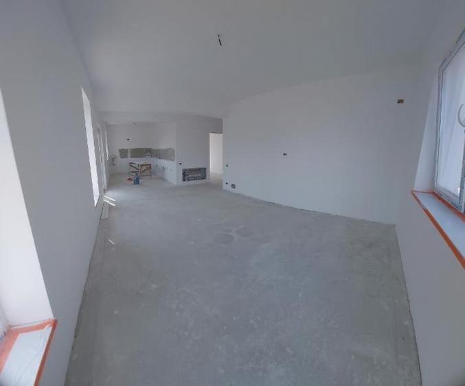 Casă cu 4 camere cu Teren 400 Mp în Vârteju