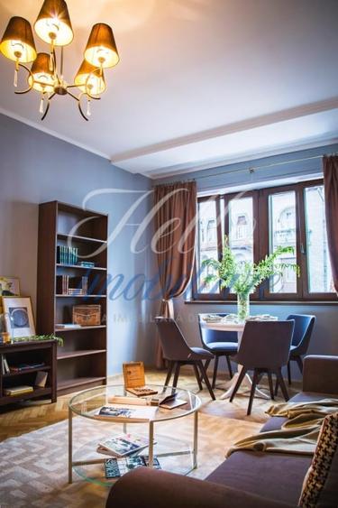 Apartament cu 3 camere semidecomandat, mobilat în Central