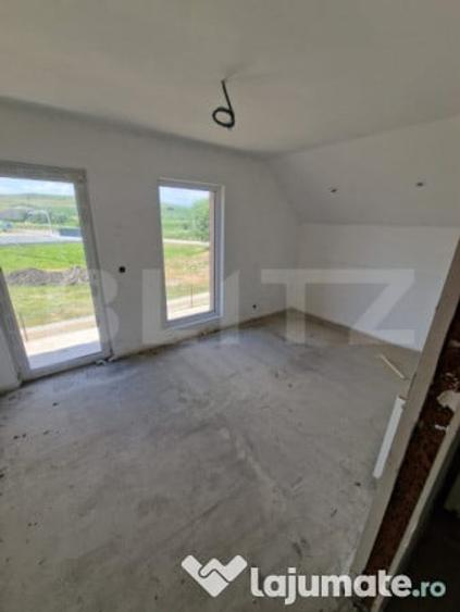 Casă cu 4 camere cu Teren 5600 Mp în Central