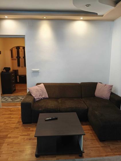 Apartament cu 2 camere decomandat în 1 Decembrie 1918