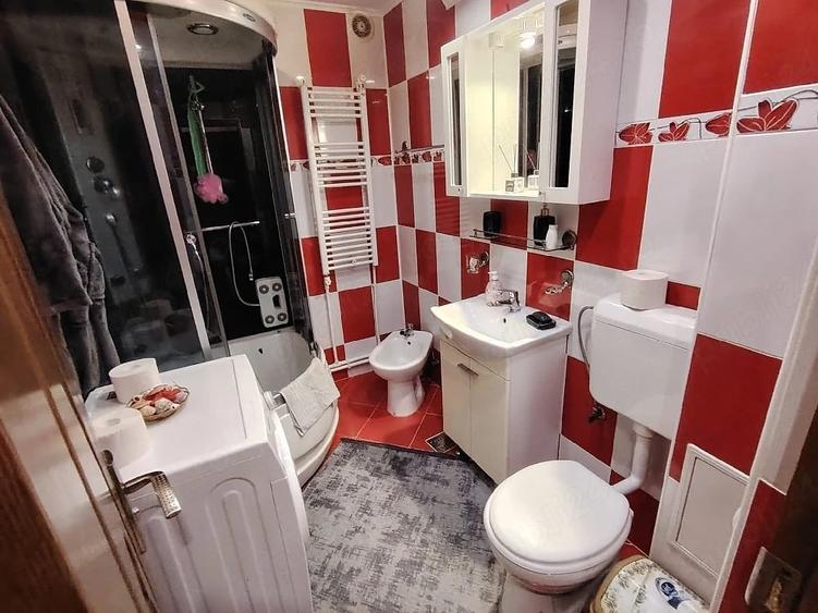 Apartament cu 2 camere decomandat în C5