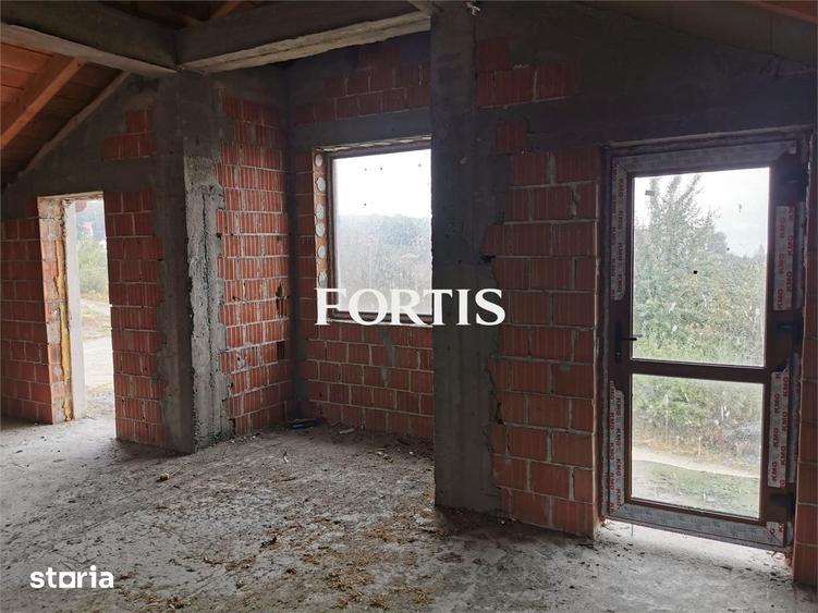 Casă cu Teren 800 Mp în Sâmbăta de Sus
