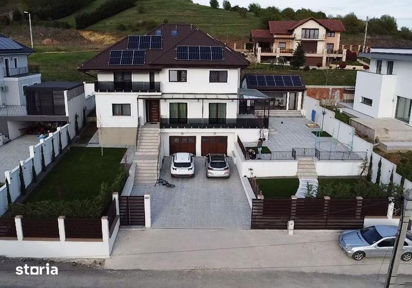 Casă cu 5 camere cu Teren 1000 Mp în Oncea