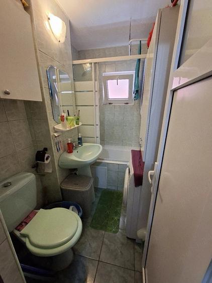 Apartament cu 3 camere decomandat în Bartolomeu