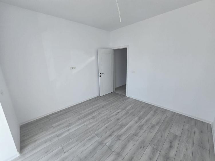 Apartament cu 2 camere decomandat în Giroc