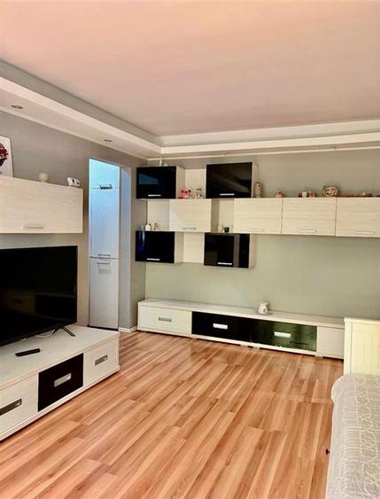 Apartament cu 2 camere semidecomandat în Dacia